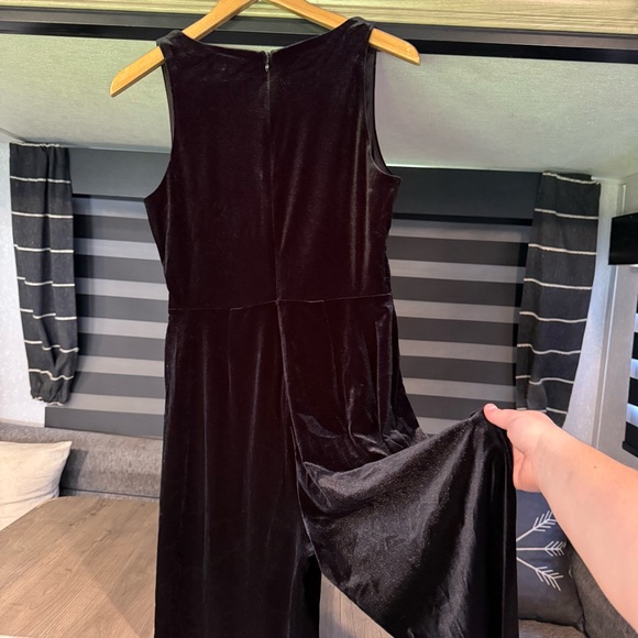 Banana republic velvet jumpsuit - Picture 7 of 11